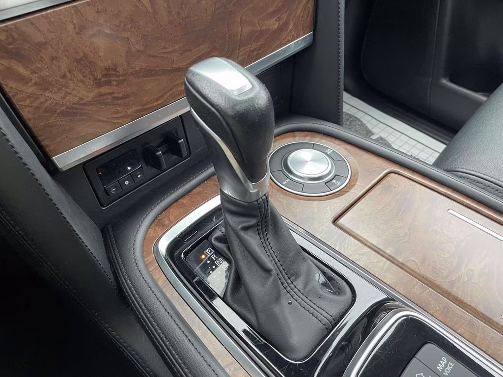 2023 Aspen White Tricoat Nissan Armada SL RWD SUV