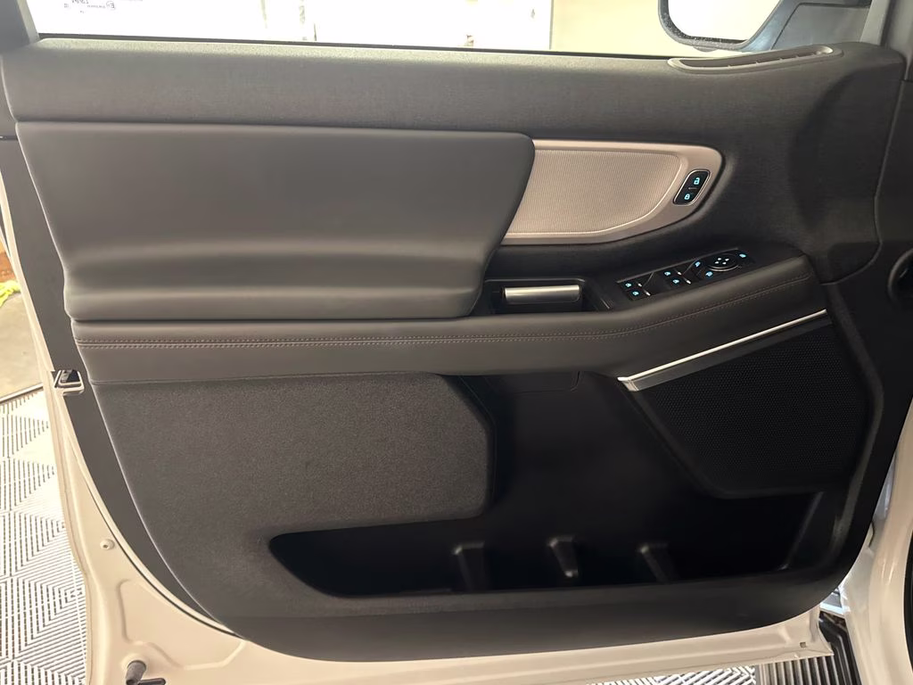 2025 Oxford White Ford Expedition Max Active RWD SUV