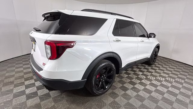 2022 White Metallic Ford Explorer ST 4X4 SUV