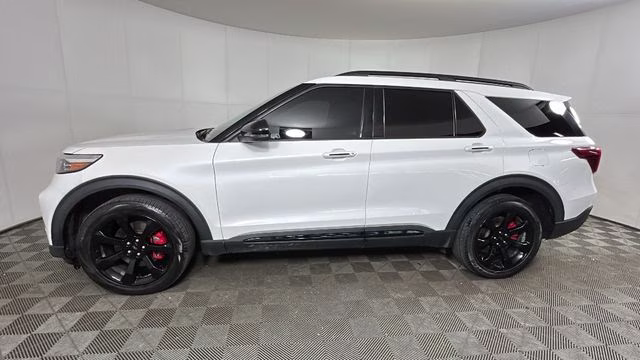 2022 White Metallic Ford Explorer ST 4X4 SUV