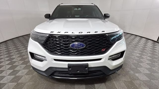 2022 White Metallic Ford Explorer ST 4X4 SUV
