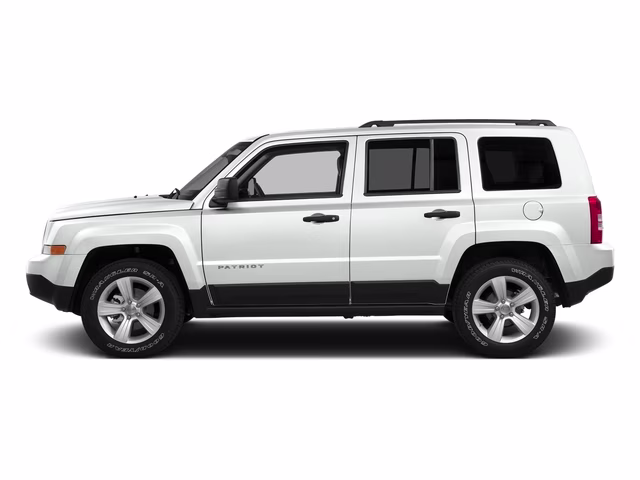 2016 Bright White Clearcoat Jeep Patriot Latitude 4X4 SUV