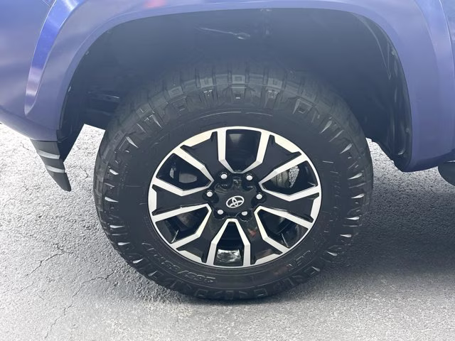 2022 Blue Toyota Tacoma 4WD SR5 Double Cab Long Bed V6 6AT 4WD 4X4 Truck