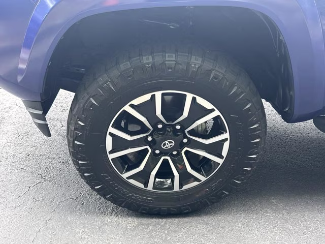 2022 Blue Toyota Tacoma 4WD SR5 Double Cab Long Bed V6 6AT 4WD 4X4 Truck