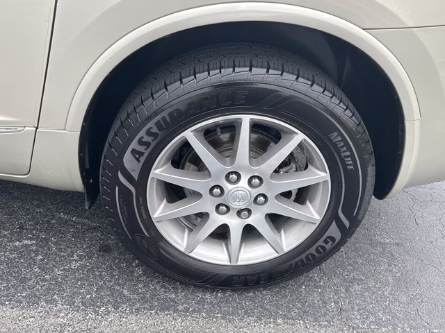 2016 Sparkling Silver Metallic Buick Enclave Leather FWD SUV