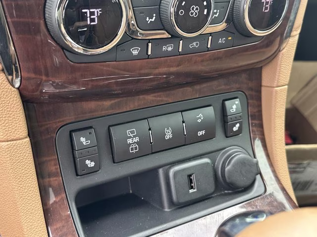 2016 Sparkling Silver Metallic Buick Enclave Leather FWD SUV