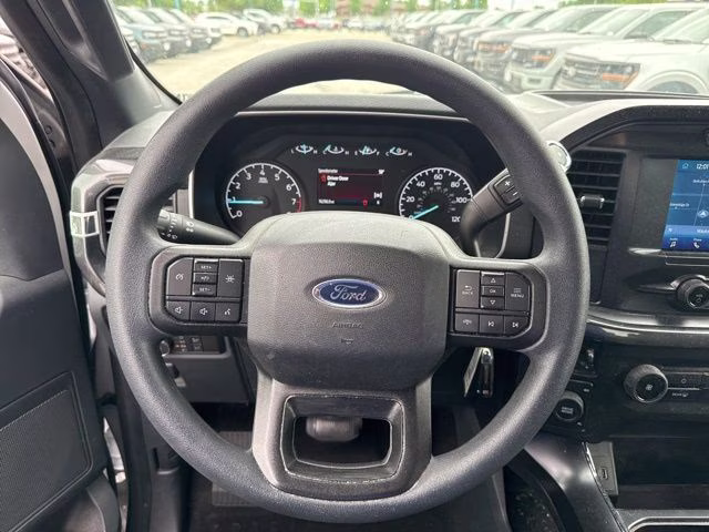 2022 Oxford White Ford F-150 XL 4X4 Truck