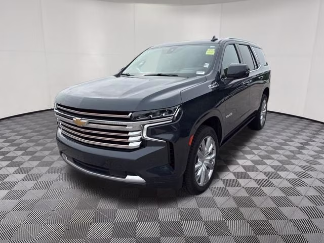 2022 Evergreen Gray Metallic Chevrolet Tahoe High Country 4X4 SUV