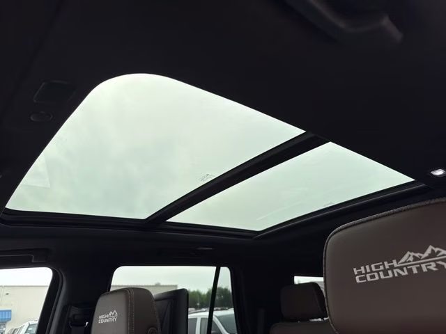 2022 Evergreen Gray Metallic Chevrolet Tahoe High Country 4X4 SUV