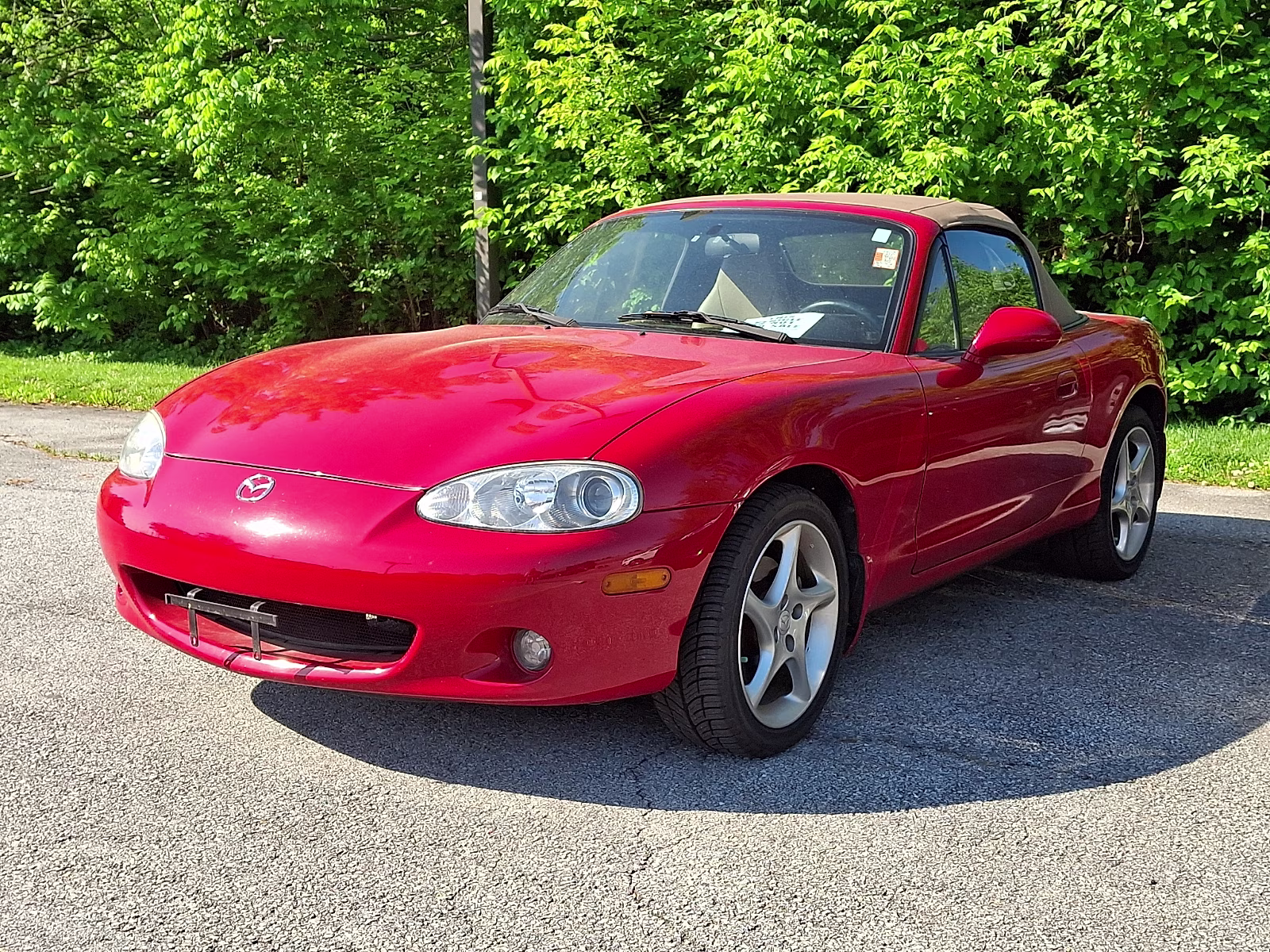 2001 Classic Red Clearcoat Mazda MX-5 Miata Base RWD