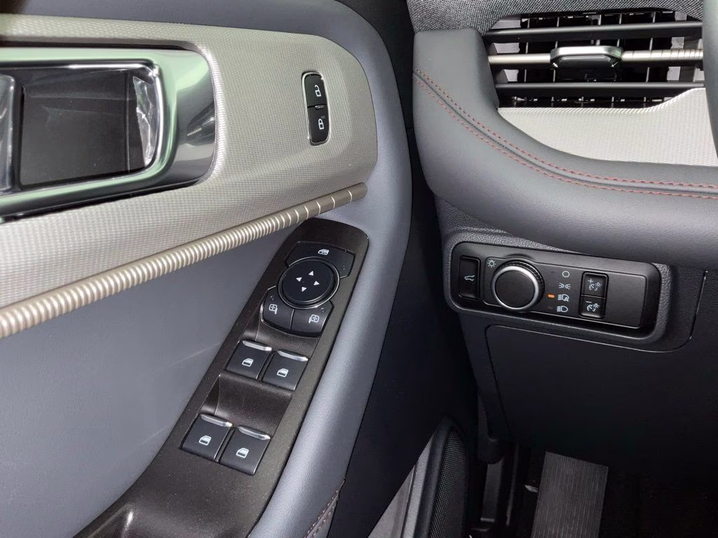 2026 Black Metallic Ford Explorer Active RWD SUV