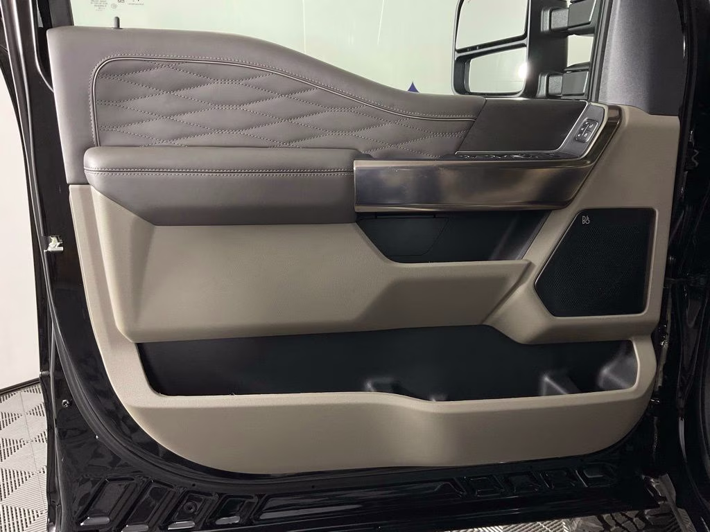 2026 Black Metallic Ford Super Duty F-350 SRW Platinum 4X4 Truck
