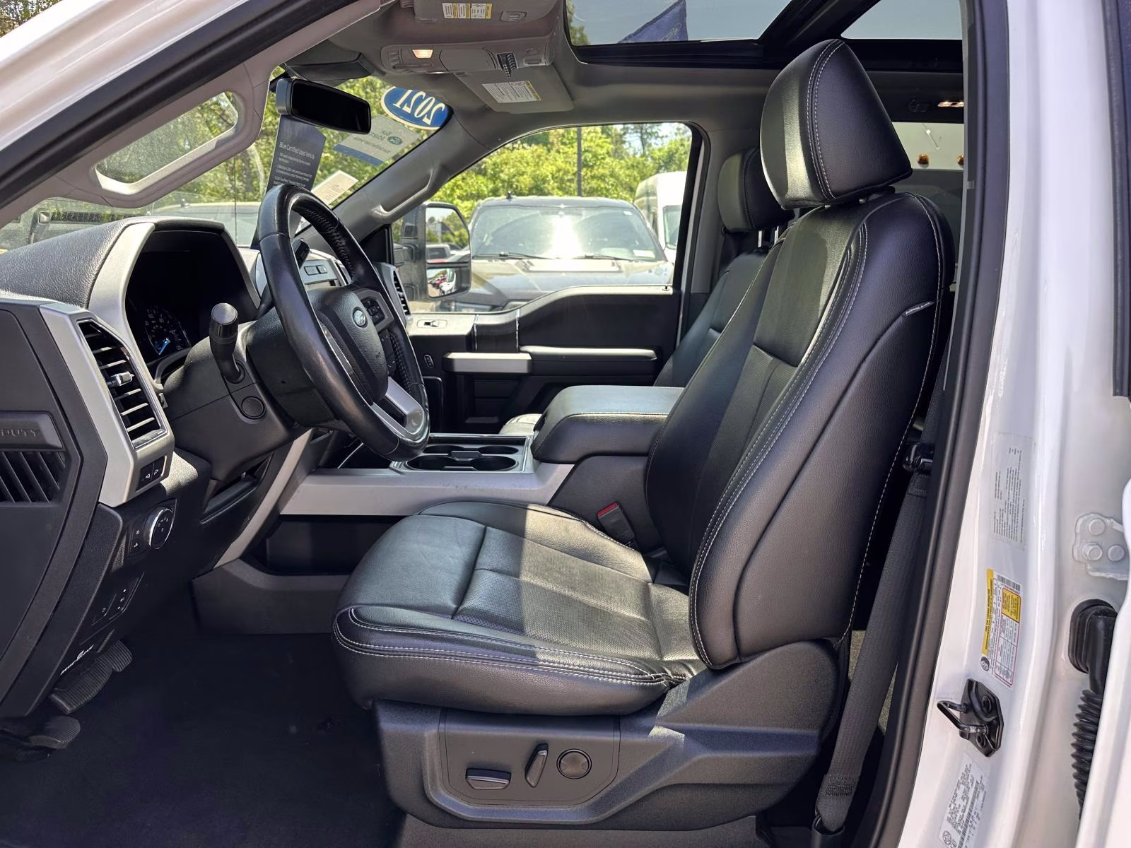 2021 Star White Metallic Tri-Coat Ford Super Duty F-250 SRW LARIAT 4WD Crew Cab 6.75' Box 4X4 Truck