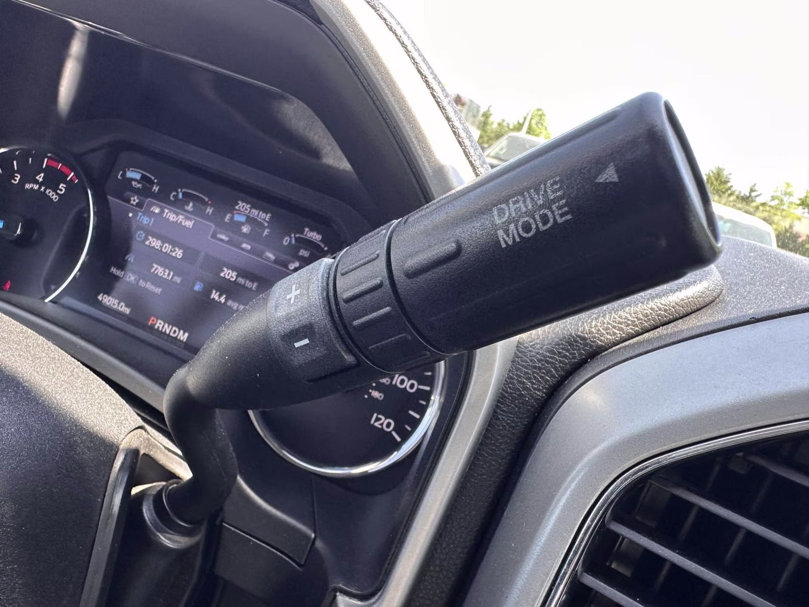 2021 Star White Metallic Tri-Coat Ford Super Duty F-250 SRW LARIAT 4WD Crew Cab 6.75' Box 4X4 Truck