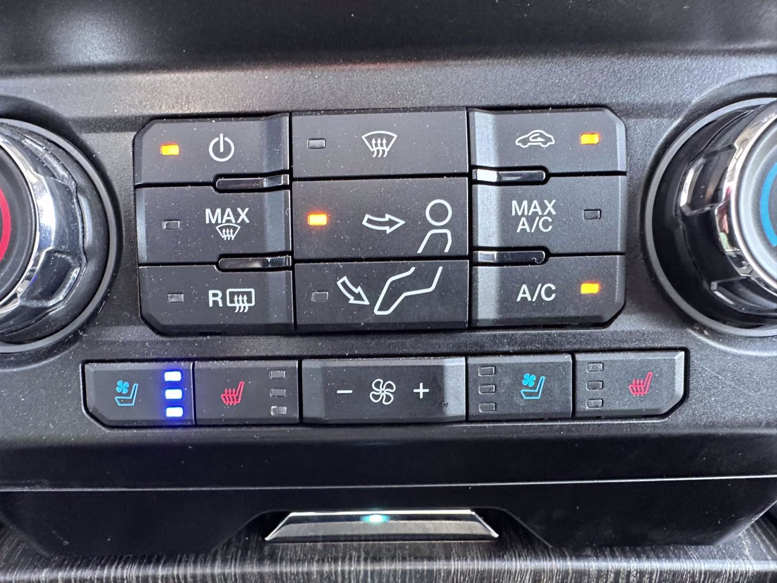2021 Star White Metallic Tri-Coat Ford Super Duty F-250 SRW LARIAT 4WD Crew Cab 6.75' Box 4X4 Truck