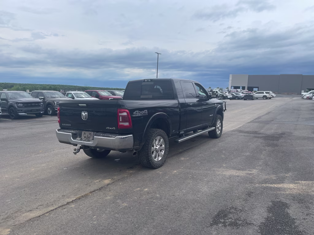 2022 Diamond Black Crystal Pearlcoat Ram 2500 Laramie 4X4 Truck