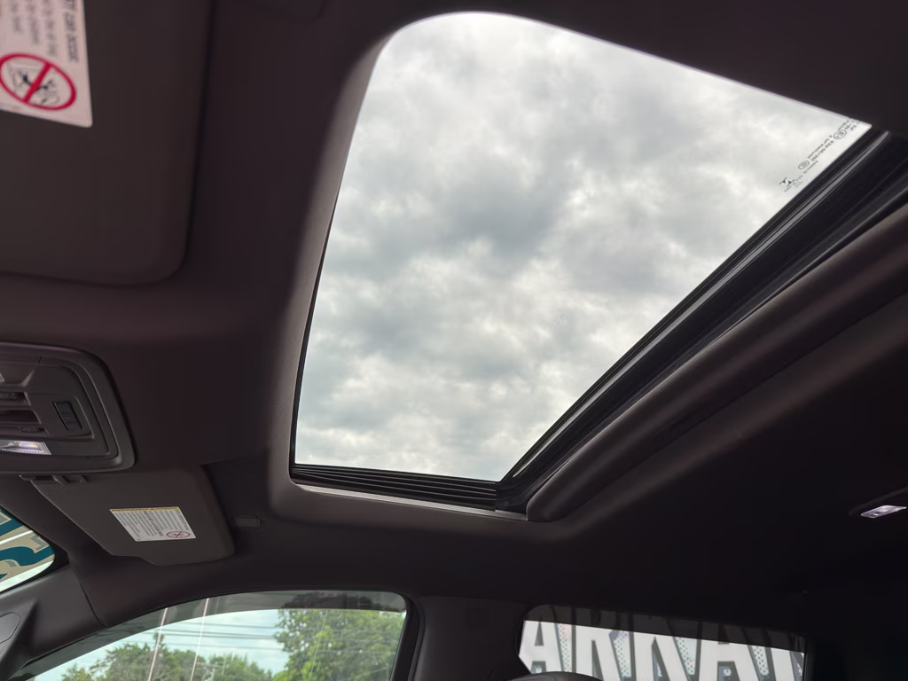 2022 Summit White GMC Sierra Denali 4X4 Truck