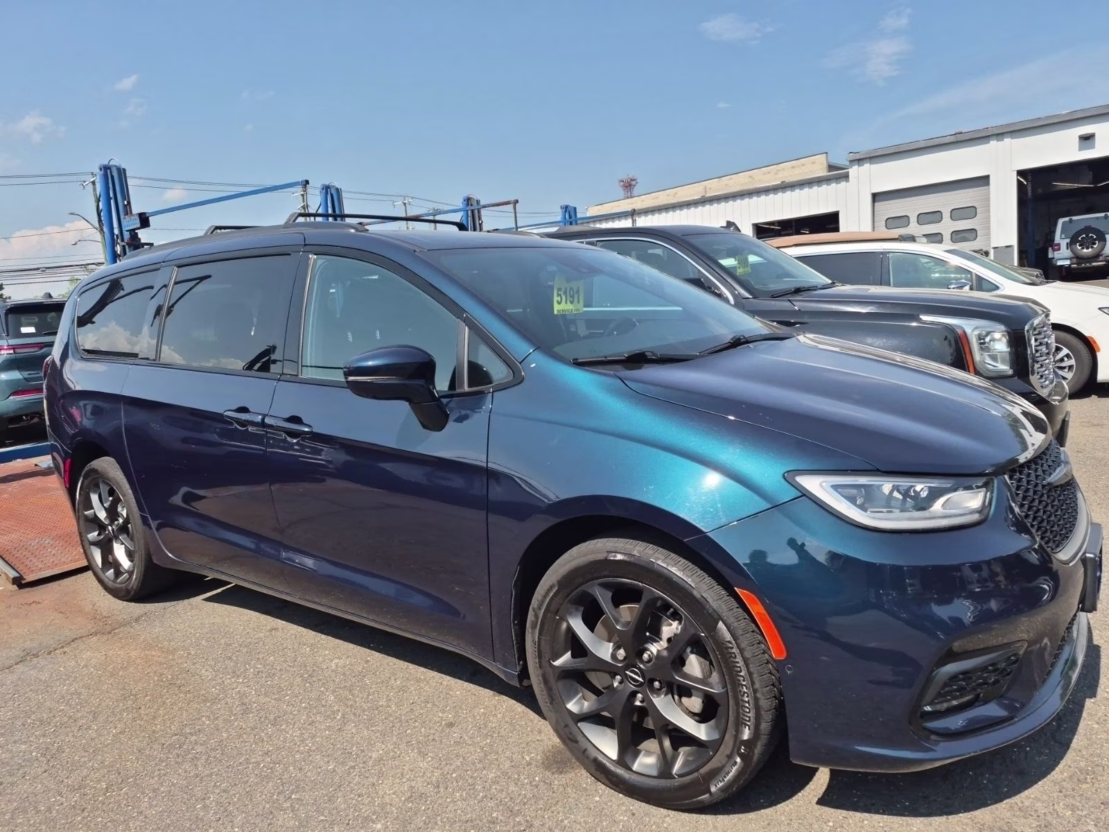 2021 Fathom Blue Pearlcoat Chrysler Pacifica Touring L AWD Van
