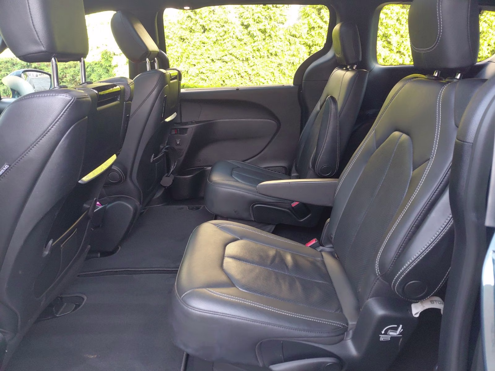 2021 Fathom Blue Pearlcoat Chrysler Pacifica Touring L AWD Van