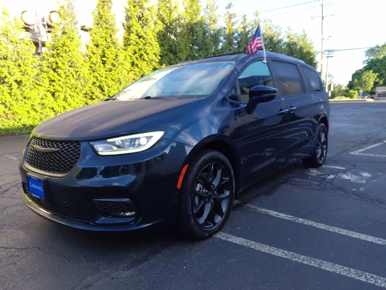 2021 Fathom Blue Pearlcoat Chrysler Pacifica Touring L AWD Van