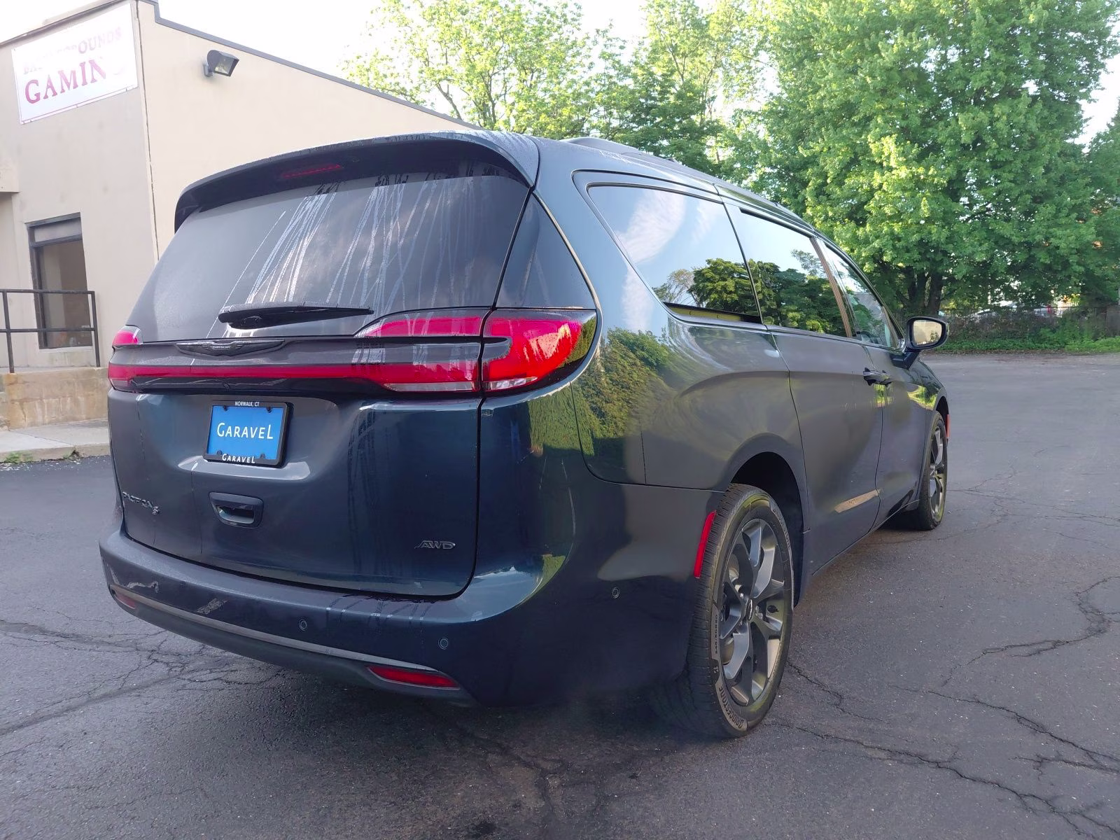 2021 Fathom Blue Pearlcoat Chrysler Pacifica Touring L AWD Van