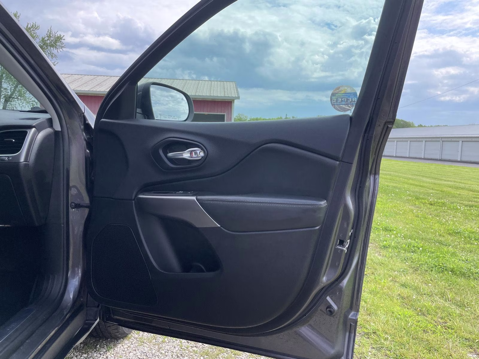 2019 Granite Crystal Metallic Clearcoat Jeep Cherokee Limited 4X4 SUV