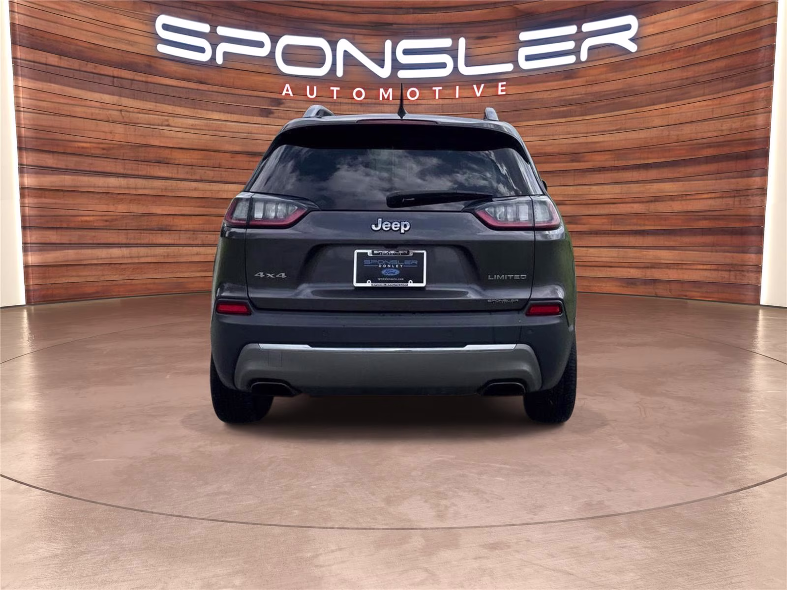 2019 Granite Crystal Metallic Clearcoat Jeep Cherokee Limited 4X4 SUV