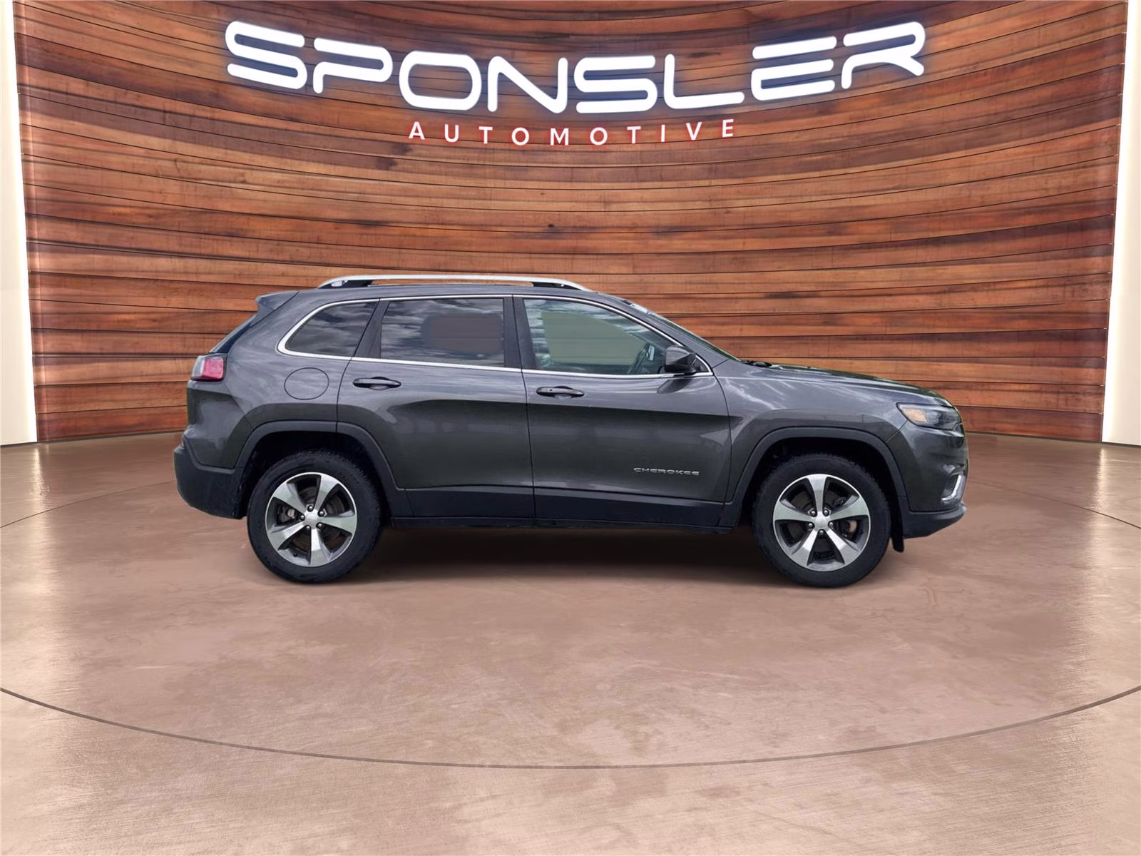 2019 Granite Crystal Metallic Clearcoat Jeep Cherokee Limited 4X4 SUV
