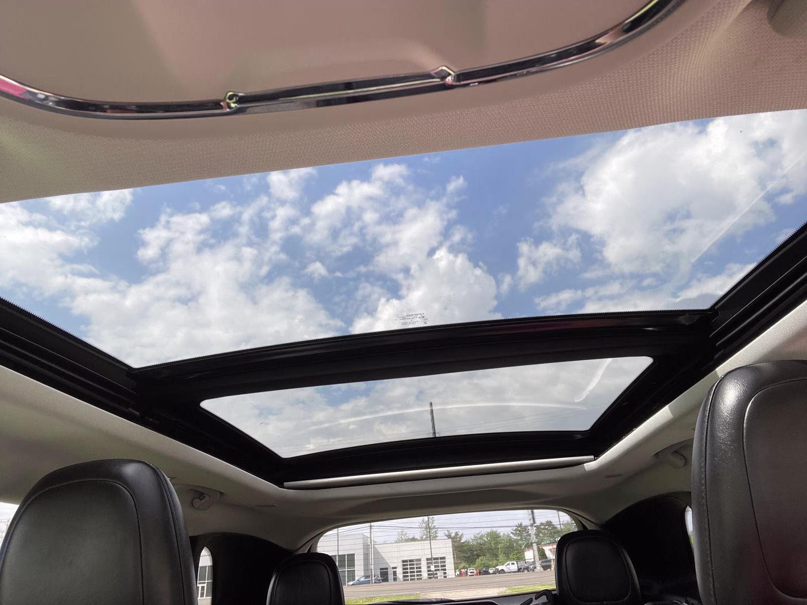 2019 Granite Crystal Metallic Clearcoat Jeep Cherokee Limited 4X4 SUV