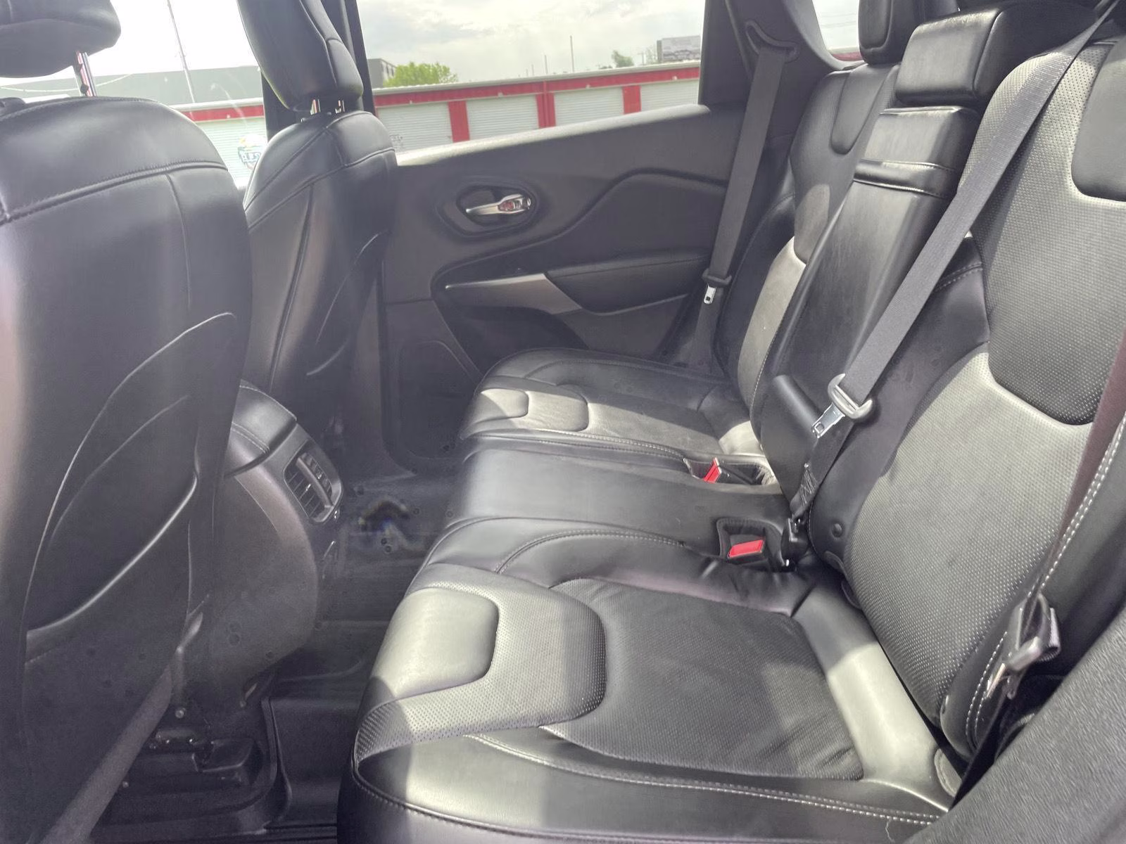 2019 Granite Crystal Metallic Clearcoat Jeep Cherokee Limited 4X4 SUV