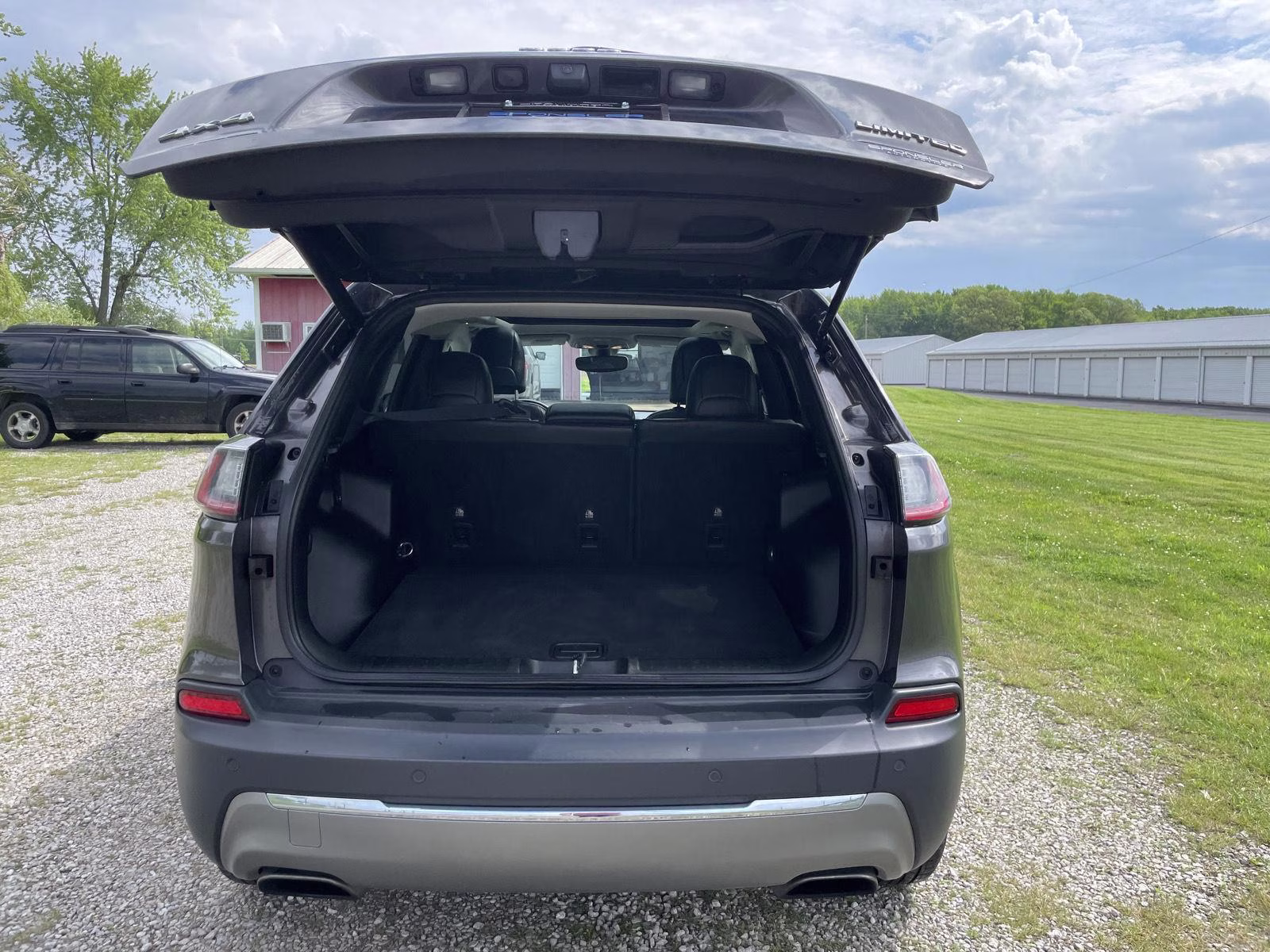 2019 Granite Crystal Metallic Clearcoat Jeep Cherokee Limited 4X4 SUV