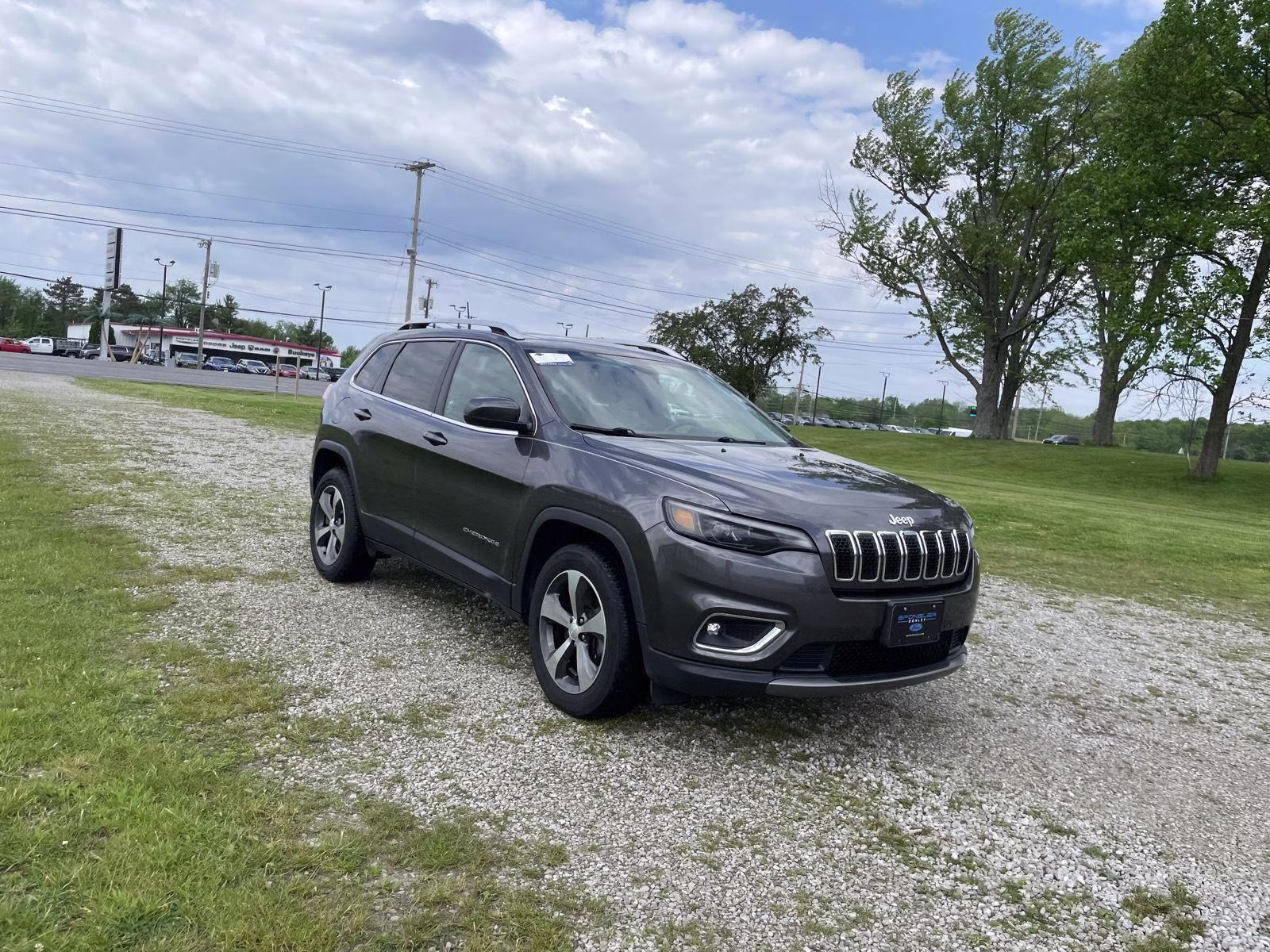 2019 Granite Crystal Metallic Clearcoat Jeep Cherokee Limited 4X4 SUV