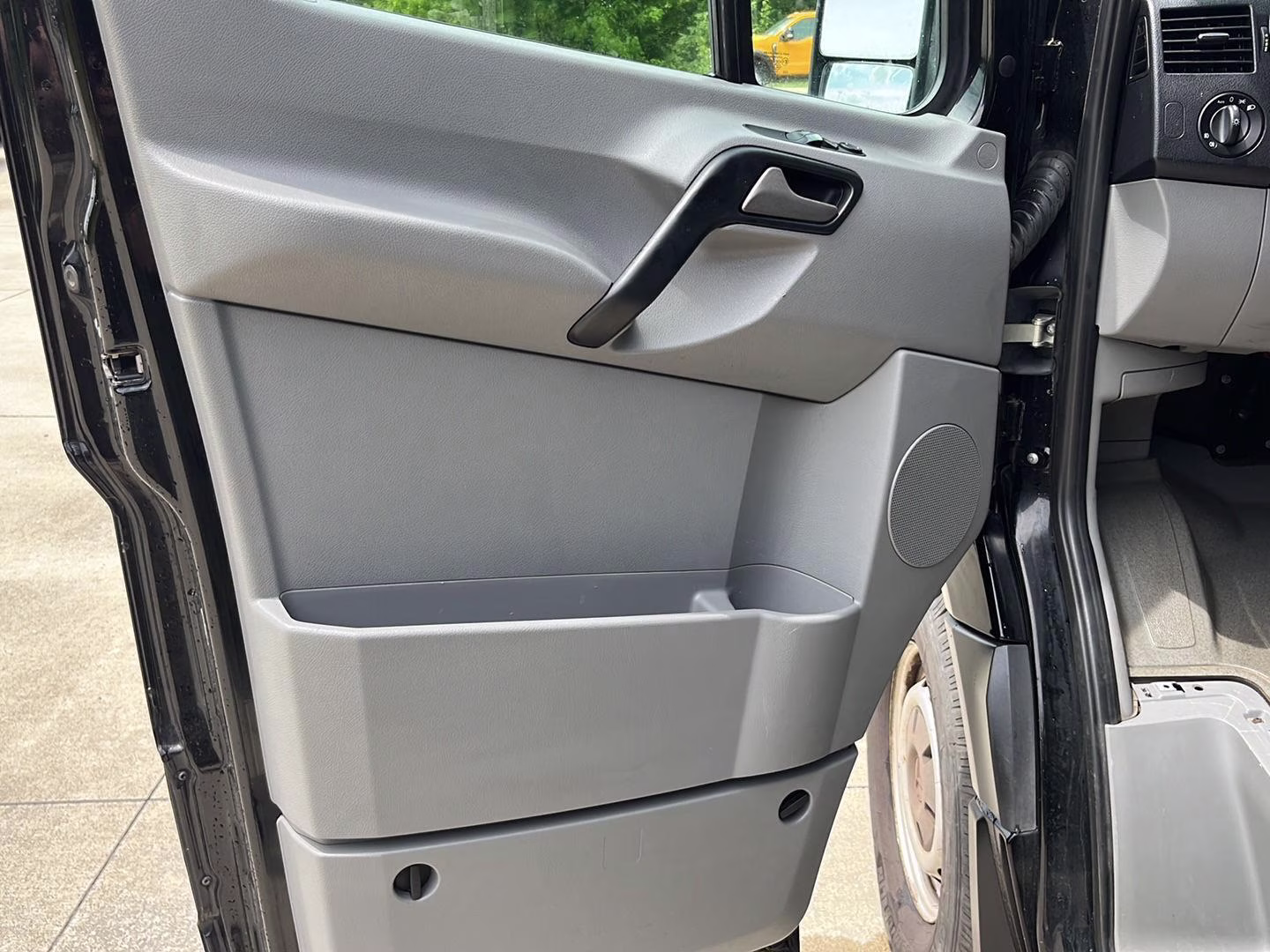 2014 Obsidian Black Metallic Mercedes-Benz Sprinter Crew Vans 2500 RWD Van