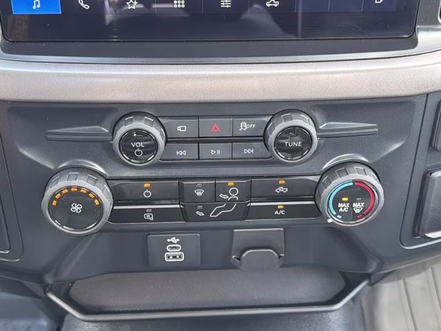 2025 Oxford White Ford F-150 XL RWD Truck