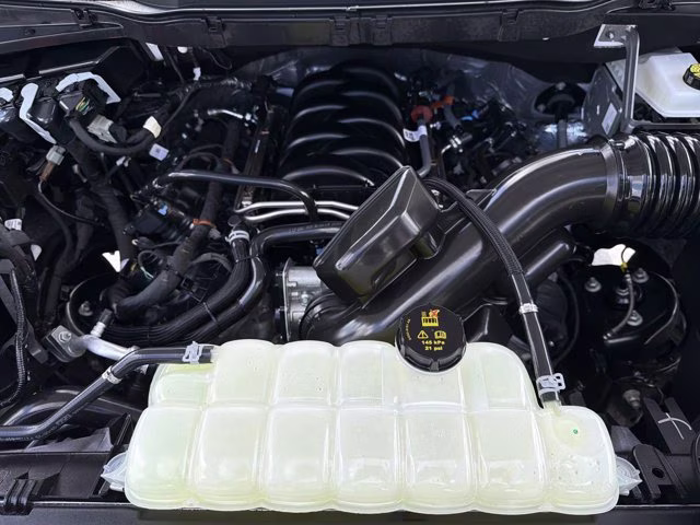 2025 Oxford White Ford F-150 XL RWD Truck