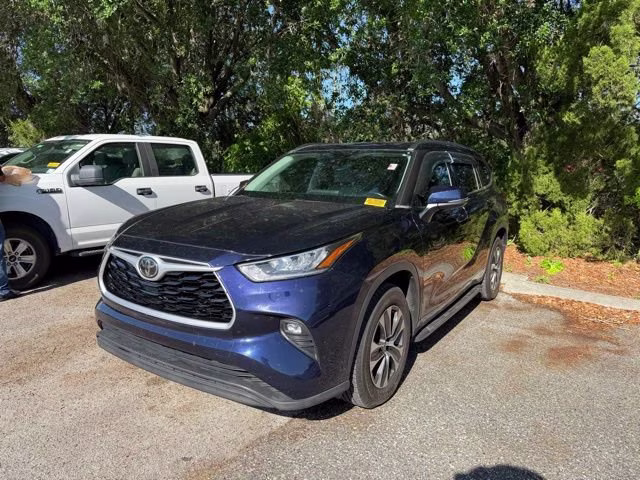 2020 Blueprint Toyota Highlander XLE FWD SUV