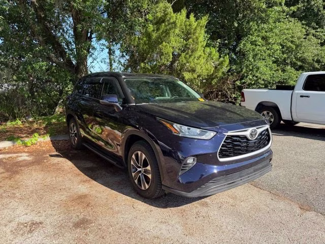 2020 Blueprint Toyota Highlander XLE FWD SUV