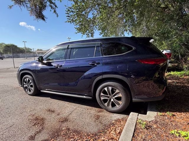 2020 Blueprint Toyota Highlander XLE FWD SUV
