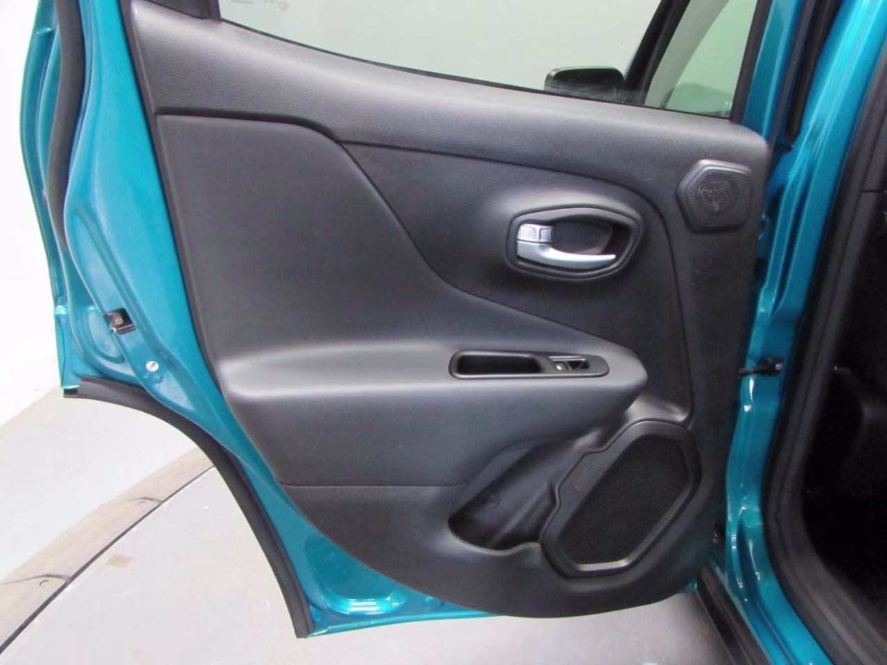 2022 Bikini Metallic Clearcoat Jeep Renegade 4WD Limited 4X4 SUV