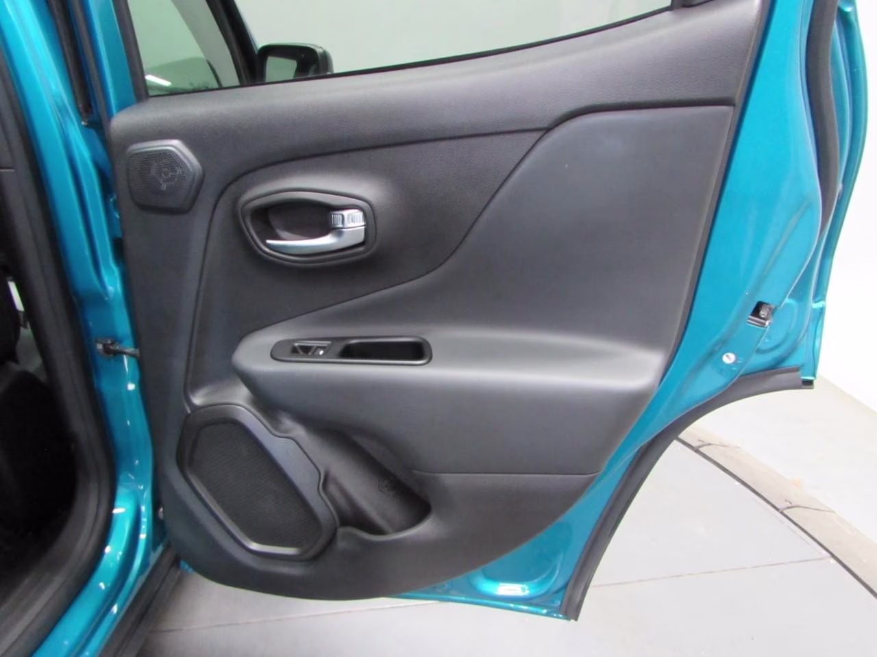 2022 Bikini Metallic Clearcoat Jeep Renegade 4WD Limited 4X4 SUV