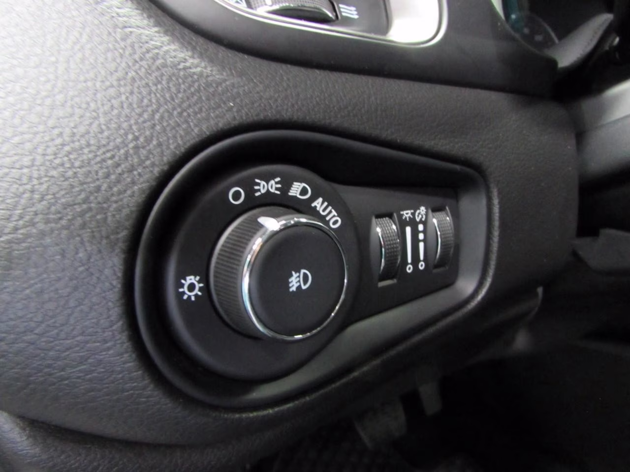 2022 Bikini Metallic Clearcoat Jeep Renegade 4WD Limited 4X4 SUV