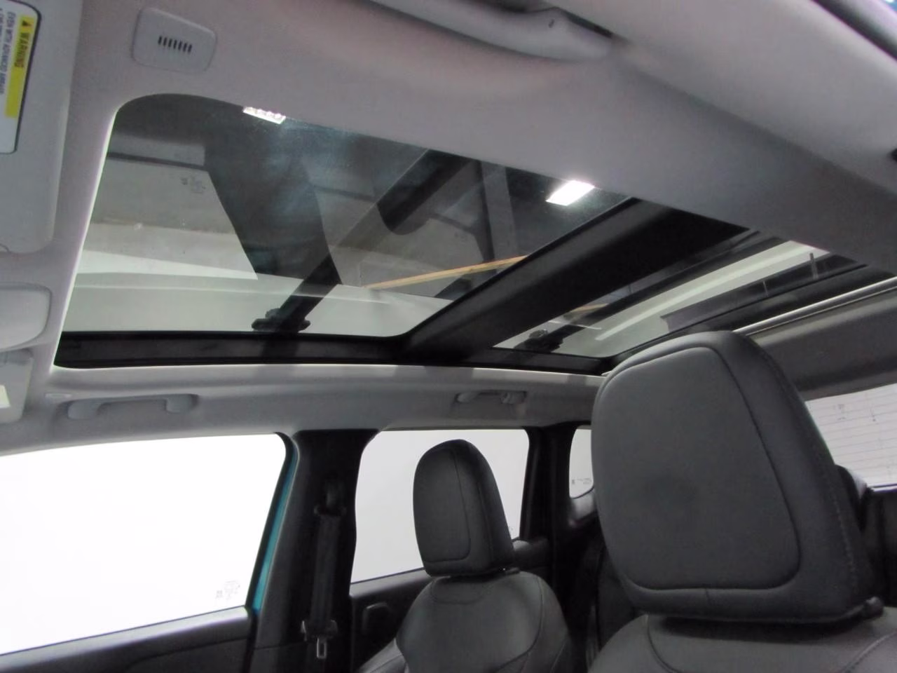 2022 Bikini Metallic Clearcoat Jeep Renegade 4WD Limited 4X4 SUV