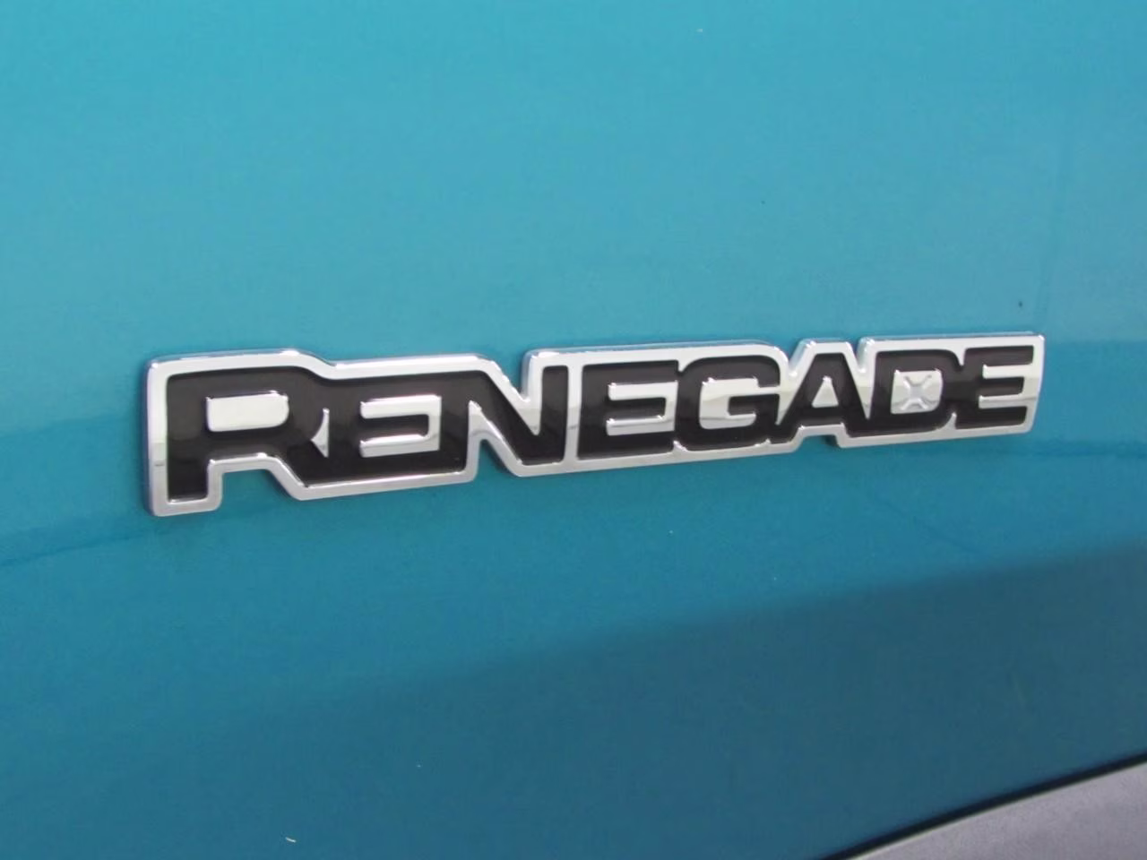 2022 Bikini Metallic Clearcoat Jeep Renegade 4WD Limited 4X4 SUV