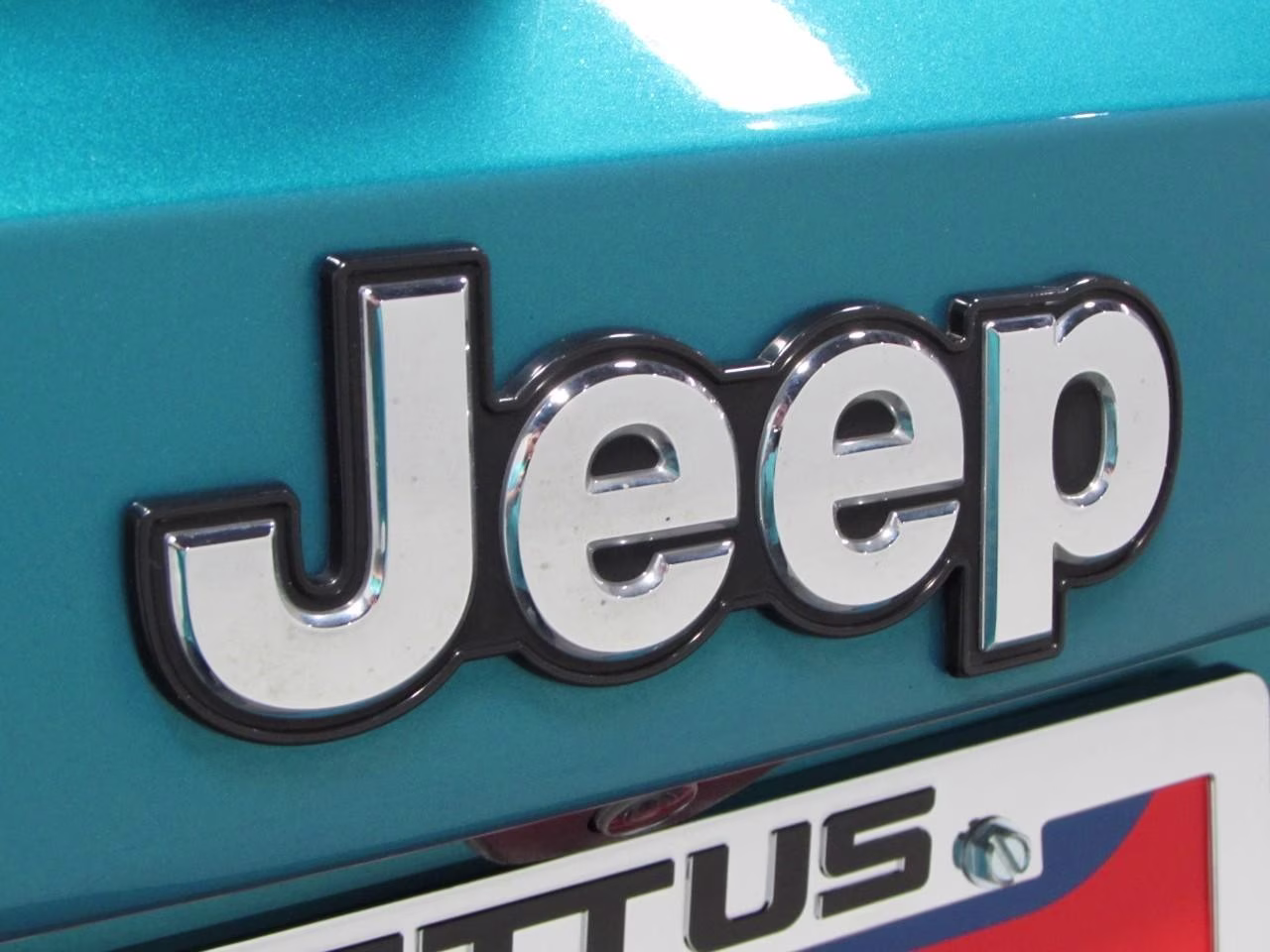 2022 Bikini Metallic Clearcoat Jeep Renegade 4WD Limited 4X4 SUV