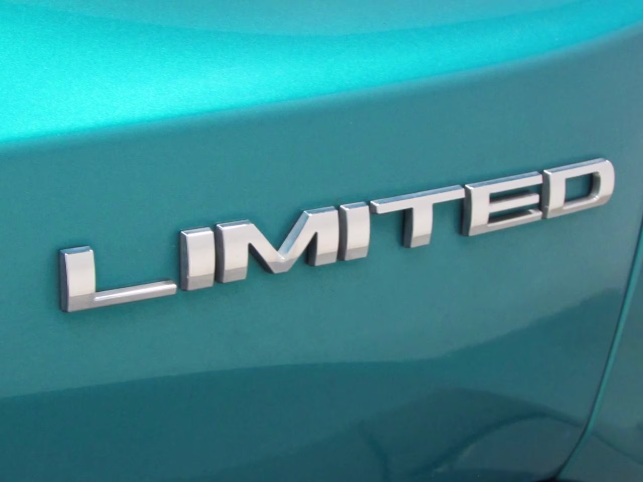 2022 Bikini Metallic Clearcoat Jeep Renegade 4WD Limited 4X4 SUV