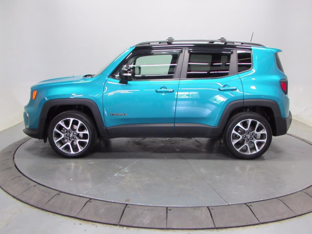 2022 Bikini Metallic Clearcoat Jeep Renegade 4WD Limited 4X4 SUV
