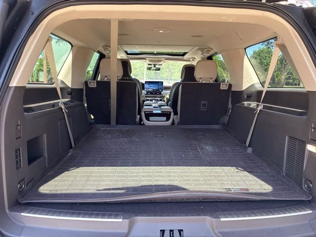 2024 White Metallic Lincoln Navigator L Reserve 4X4 SUV