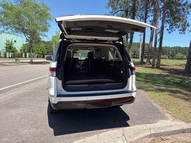 2024 White Metallic Lincoln Navigator L Reserve 4X4 SUV