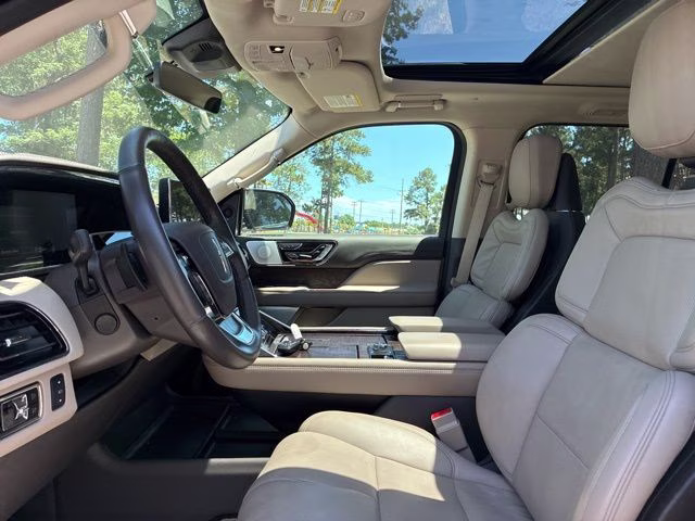 2024 White Metallic Lincoln Navigator L Reserve 4X4 SUV