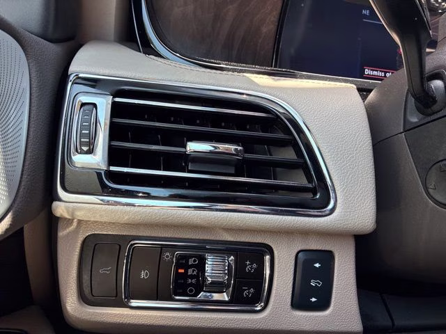2024 White Metallic Lincoln Navigator L Reserve 4X4 SUV